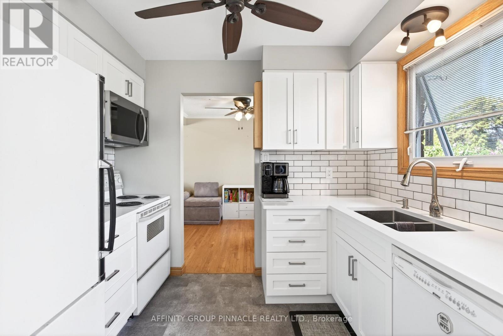 17 EDGEWOOD DRIVE E - 13