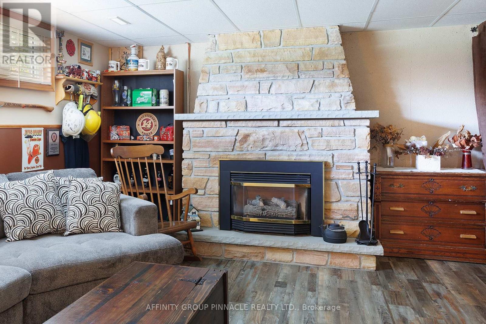 17 EDGEWOOD DRIVE E - 25