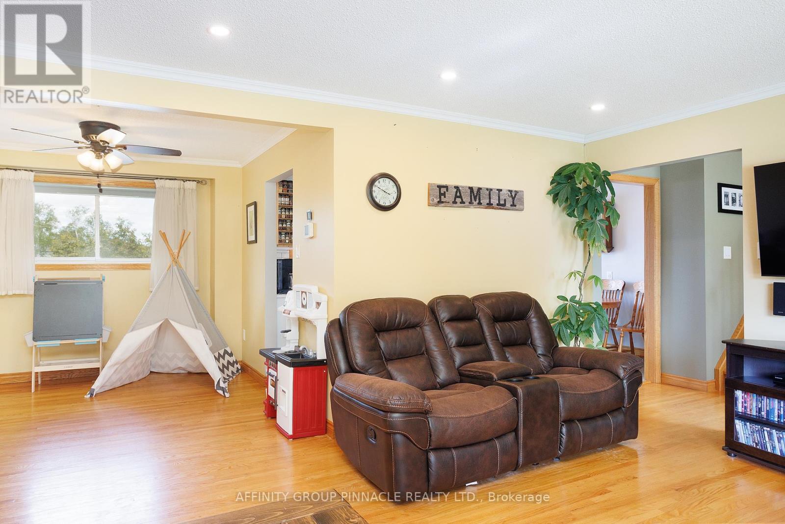 17 EDGEWOOD DRIVE E - 9