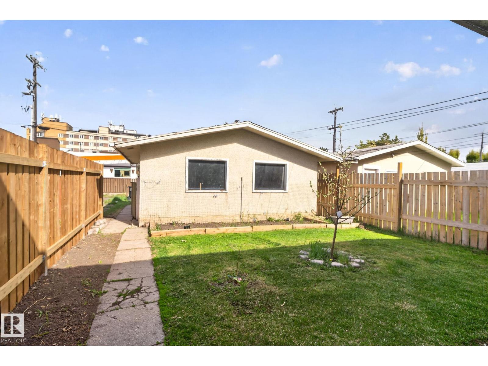 13433 101 ST NW - 32