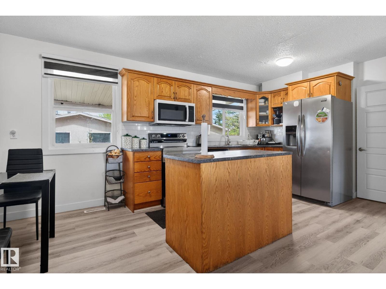 13433 101 ST NW - 6