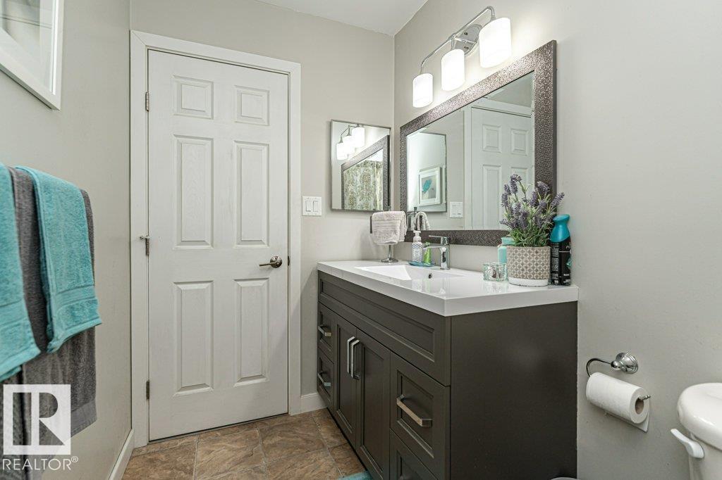 17419 96 ST NW - 32