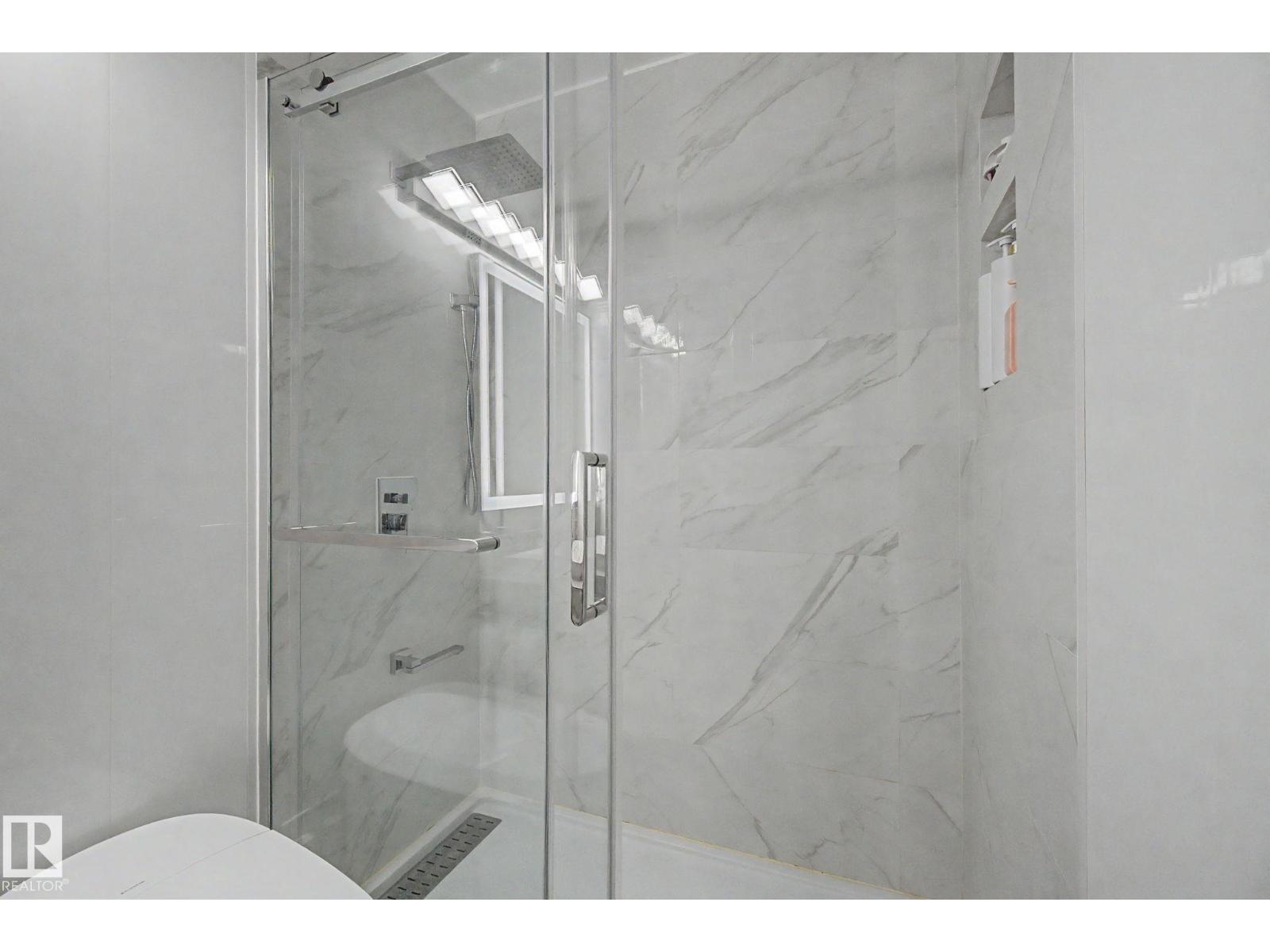 242 NORTHMOUNT DR — photo 32