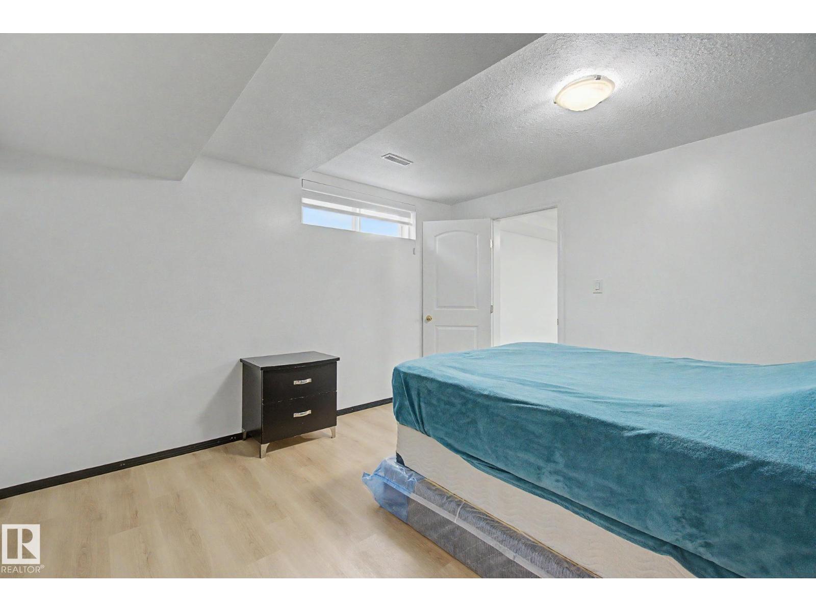 242 NORTHMOUNT DR — photo 44