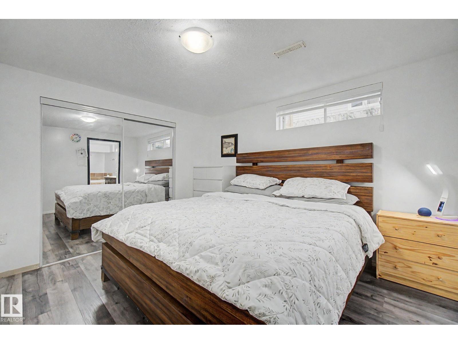 242 NORTHMOUNT DR — photo 45