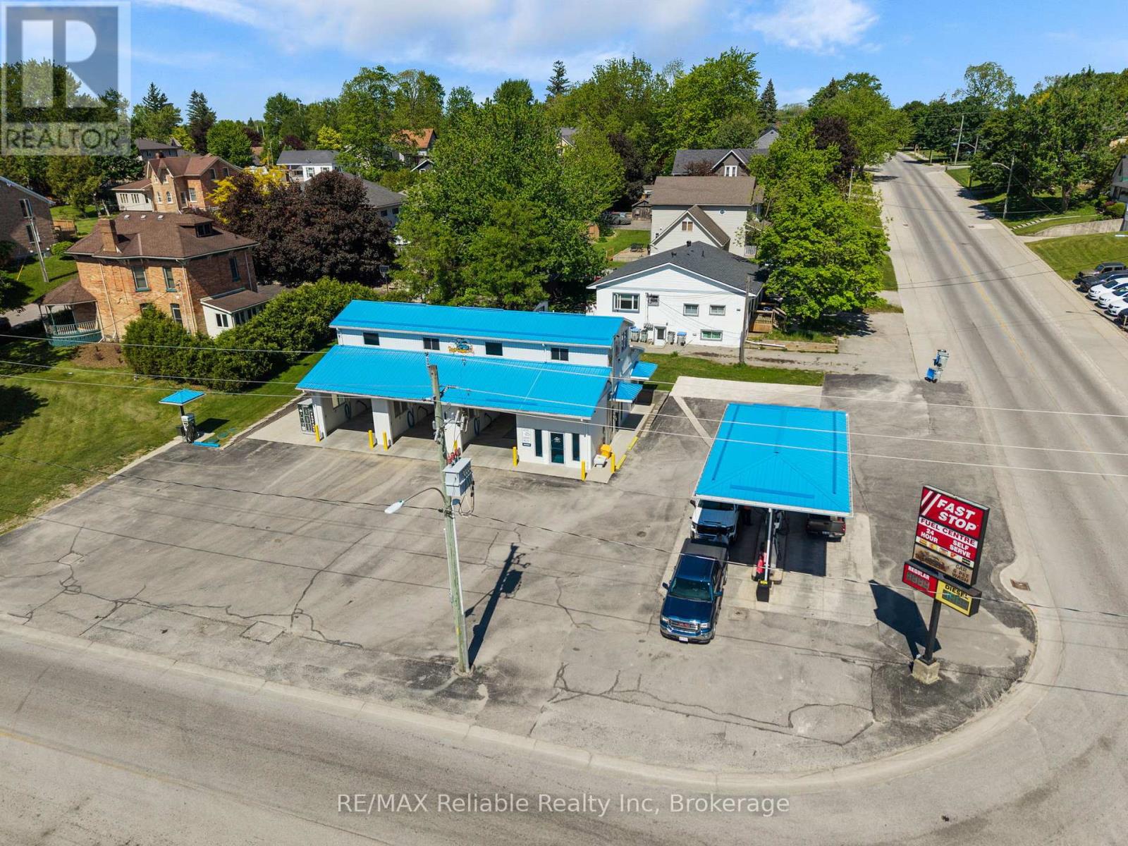 12 HURON ROAD