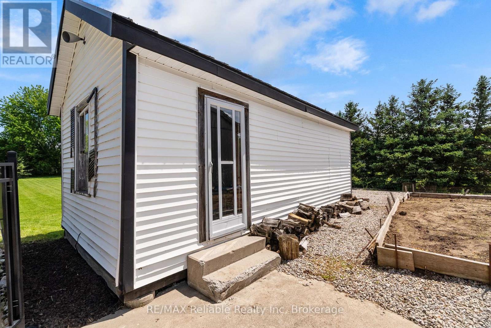 125 FRANCES STREET E - 50