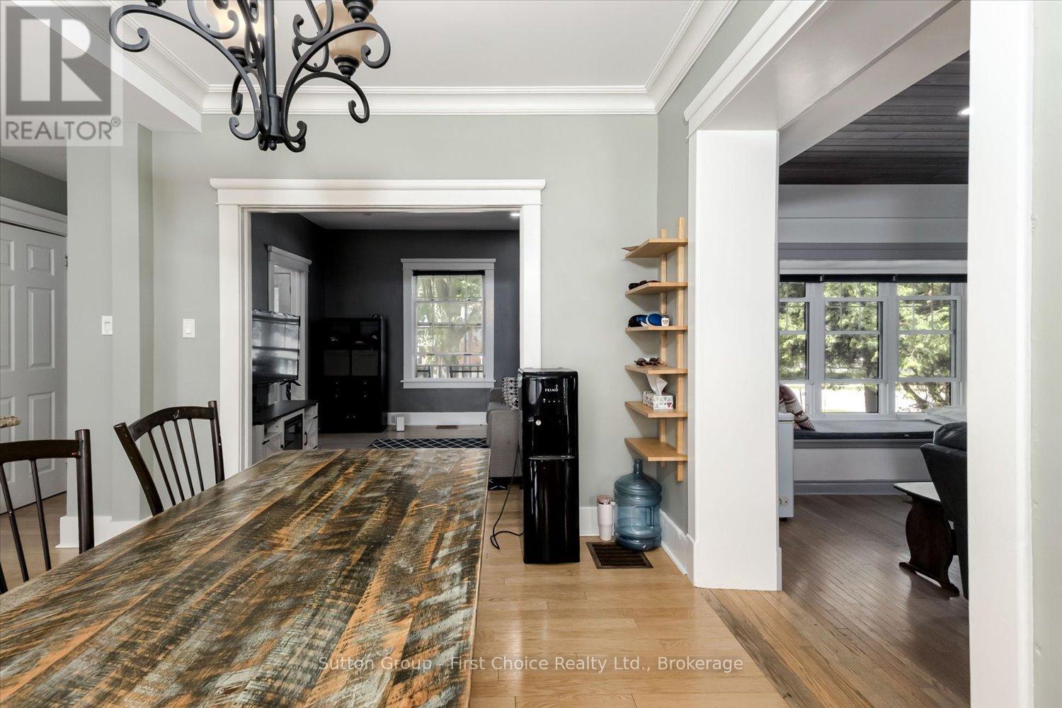 409 MORNINGTON STREET - 14