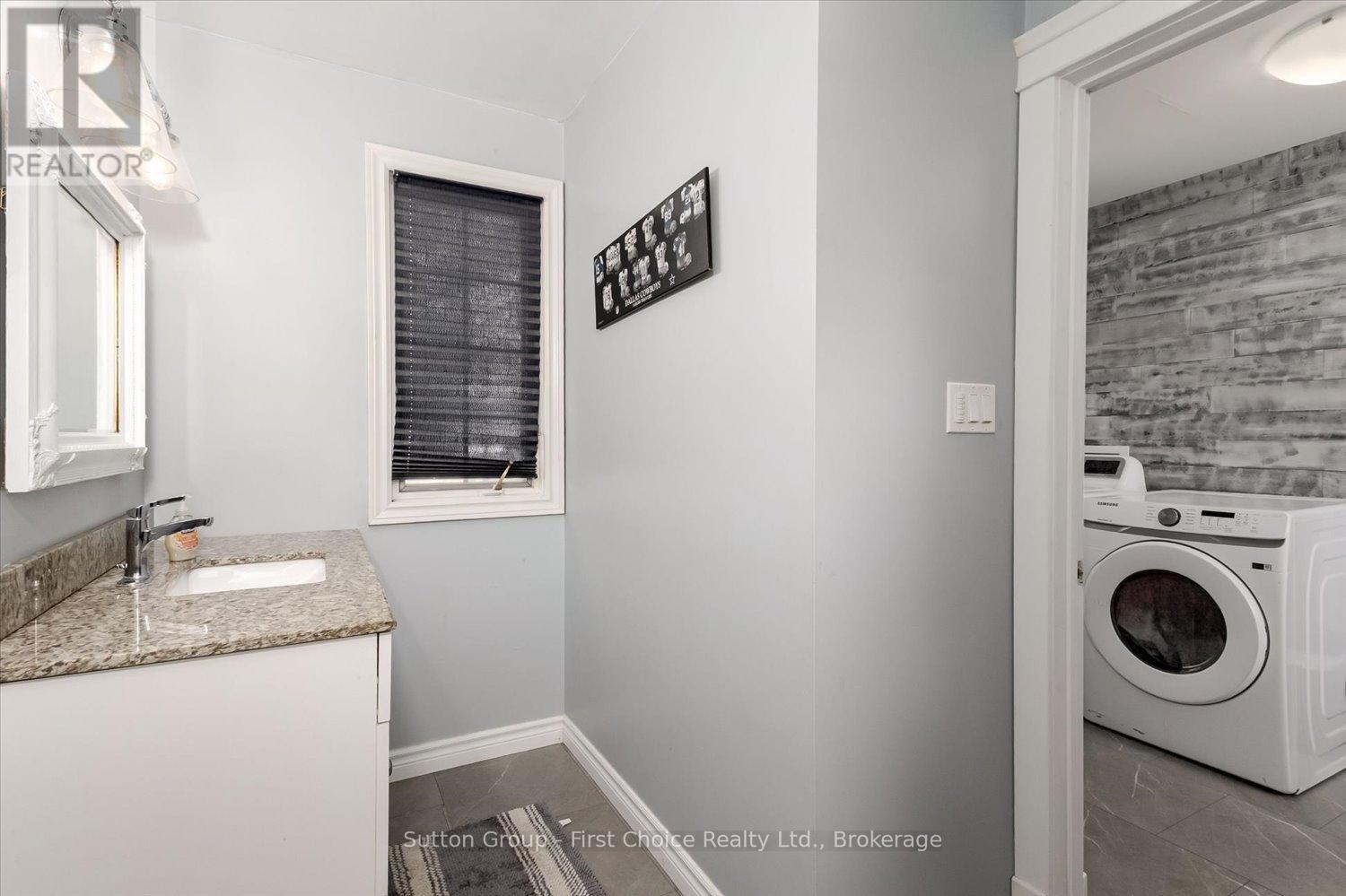 409 MORNINGTON STREET - 21
