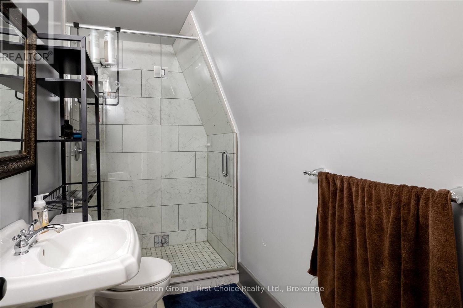 409 MORNINGTON STREET - 26