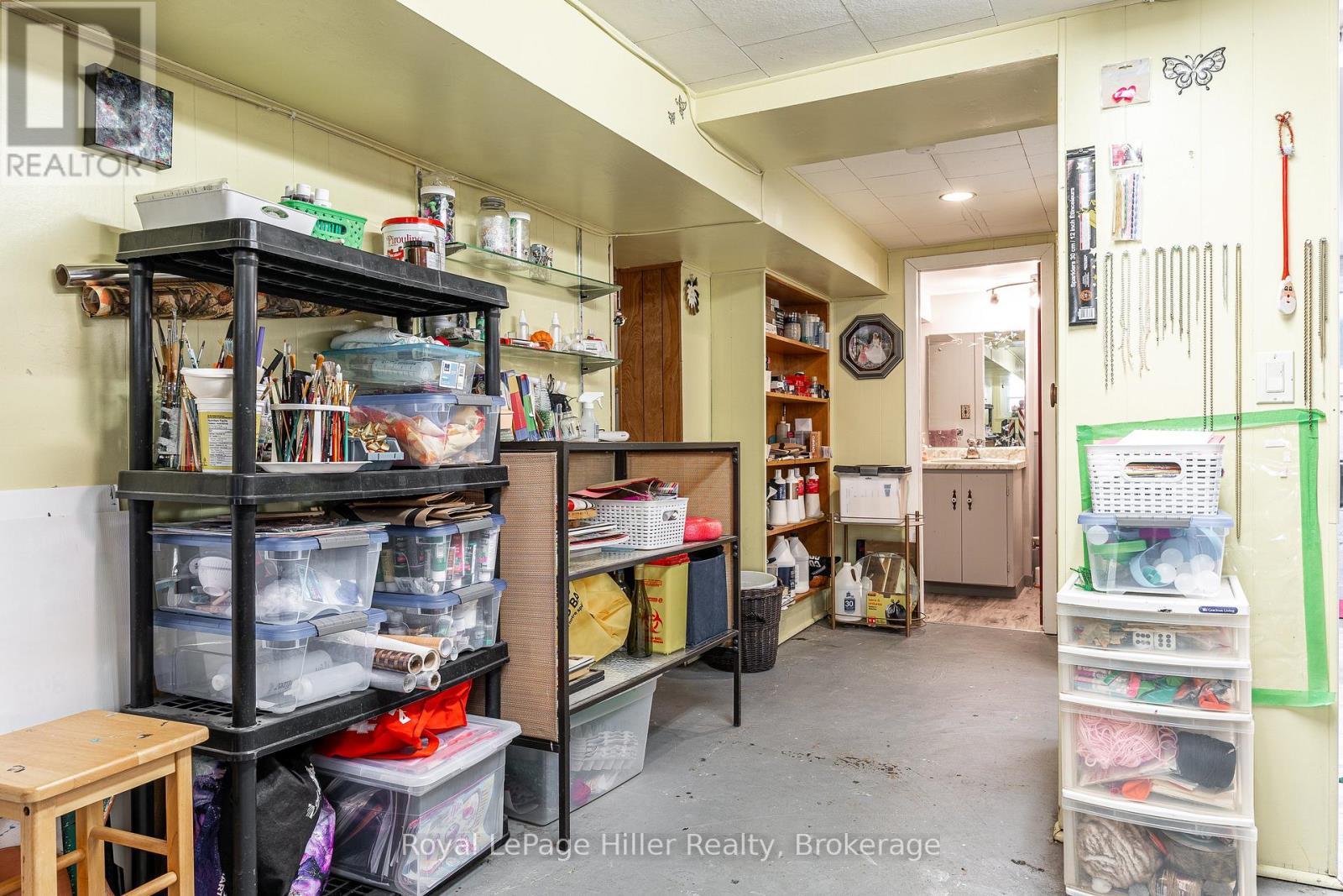 272 JOHN STREET N - 30
