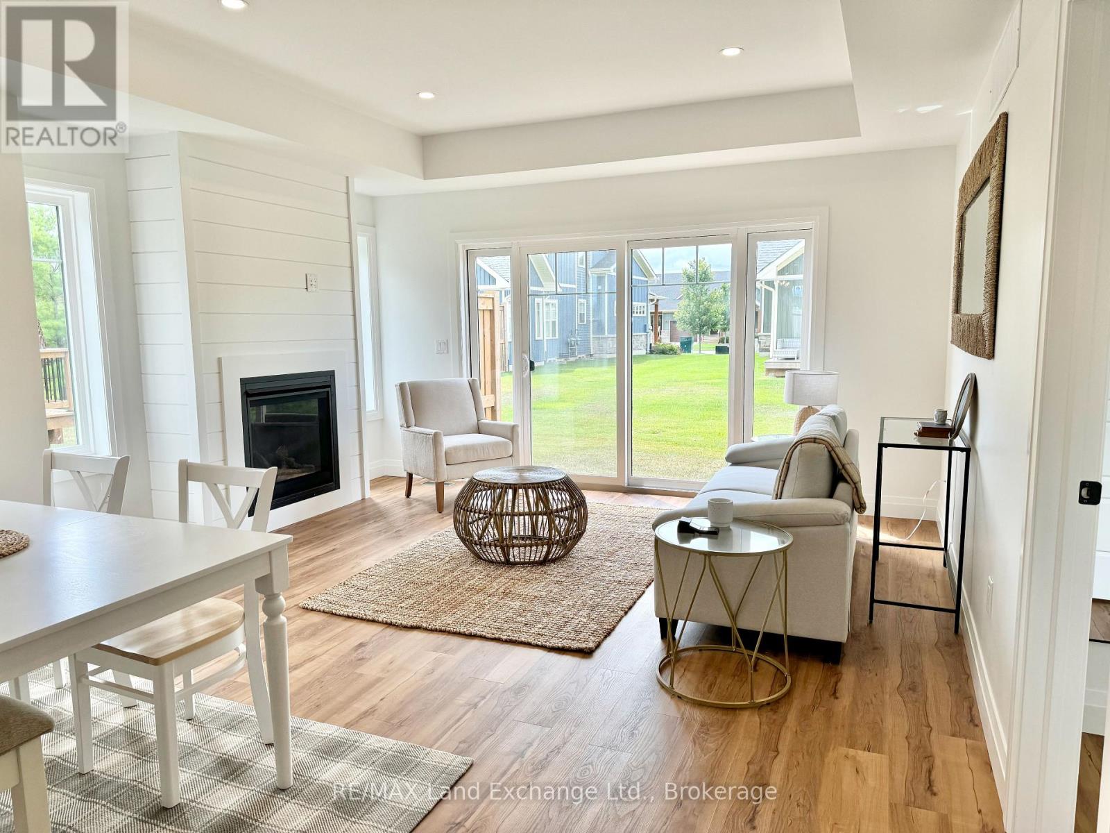 102 EAGLE COURT - 12