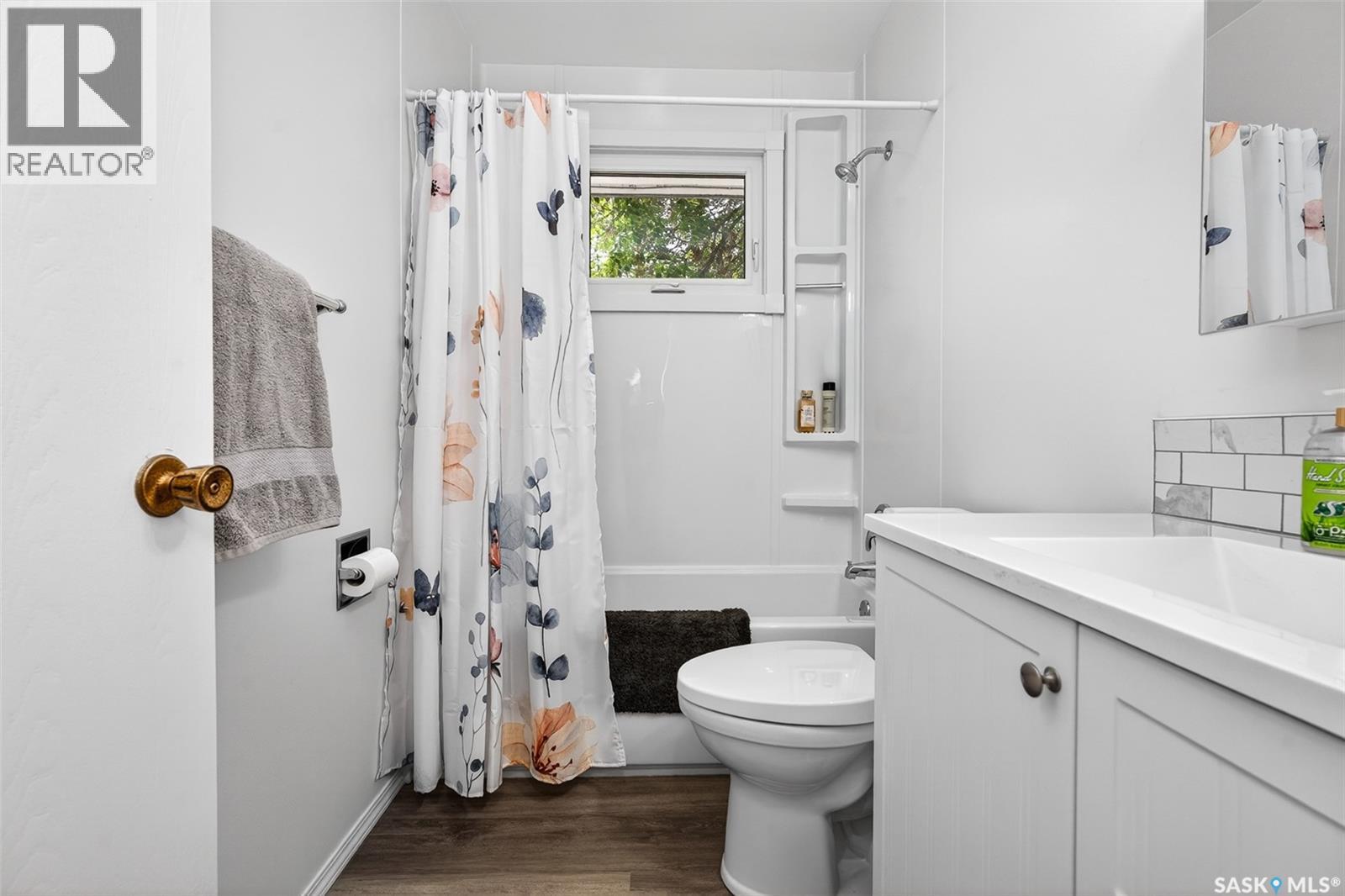 1031 Ross STREET E - 26