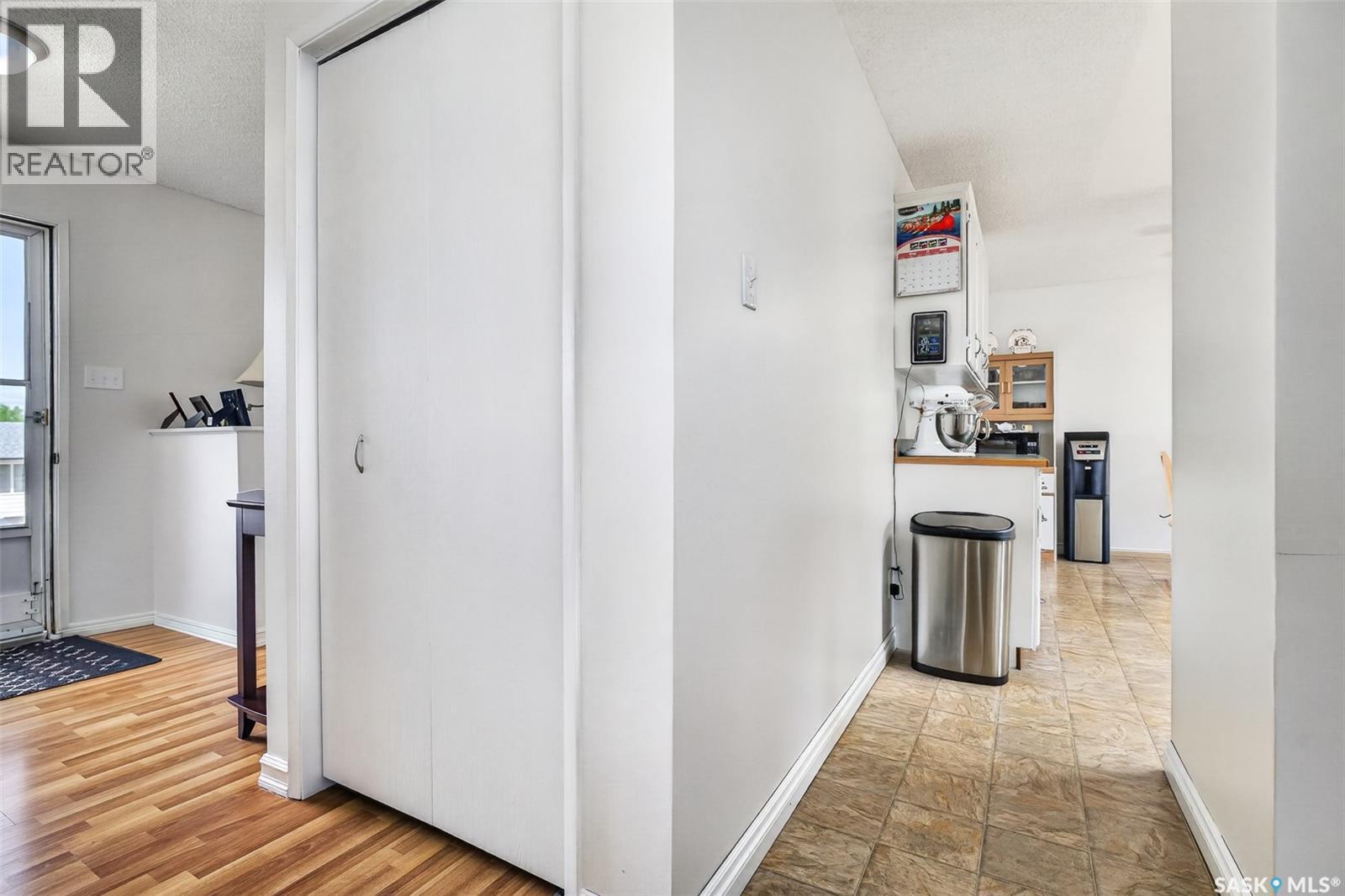 1031 Ross STREET E - 34