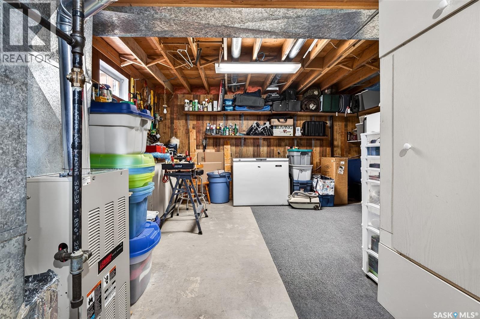 1031 Ross STREET E - 51