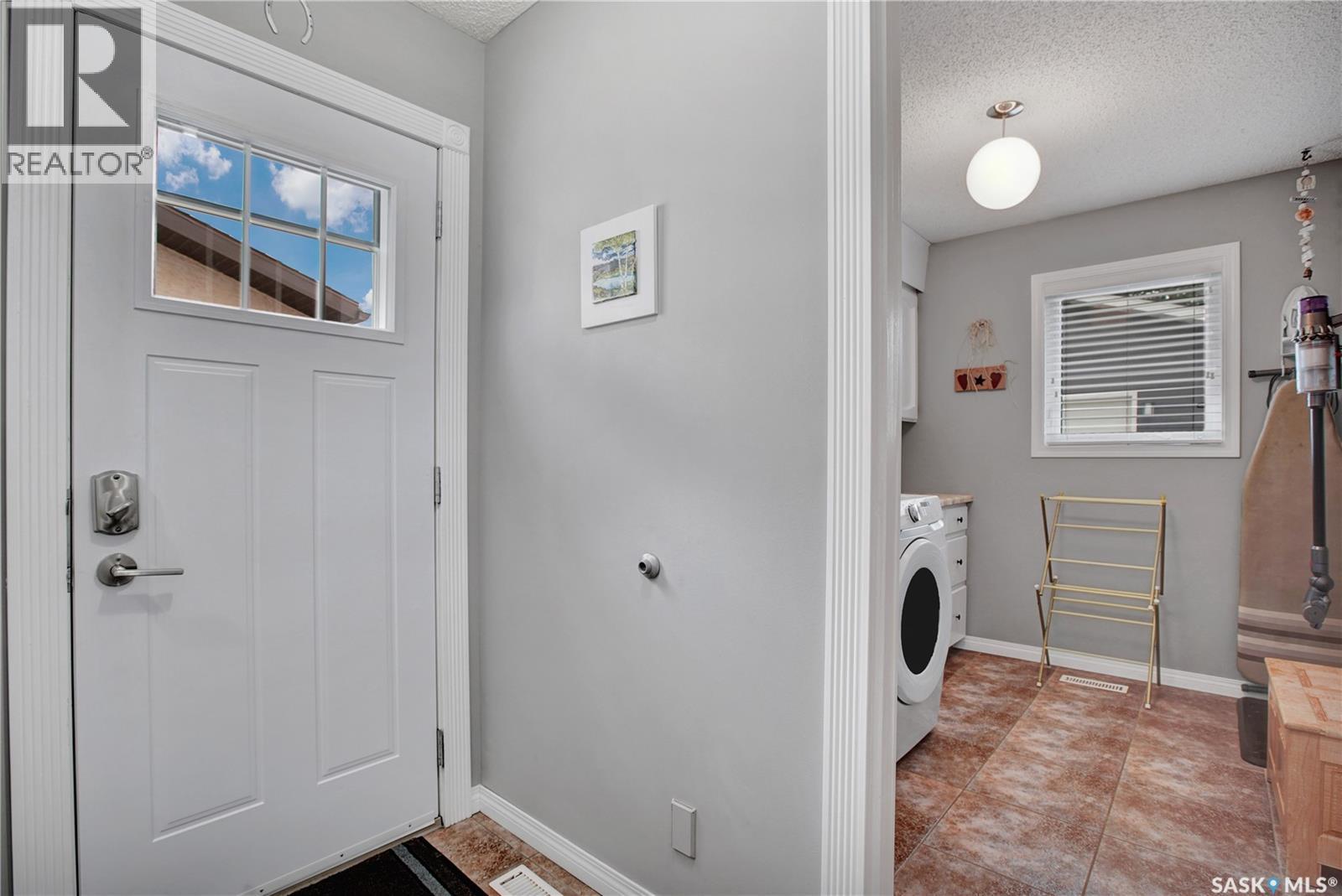 231 Roborecki CRESCENT - Image 3