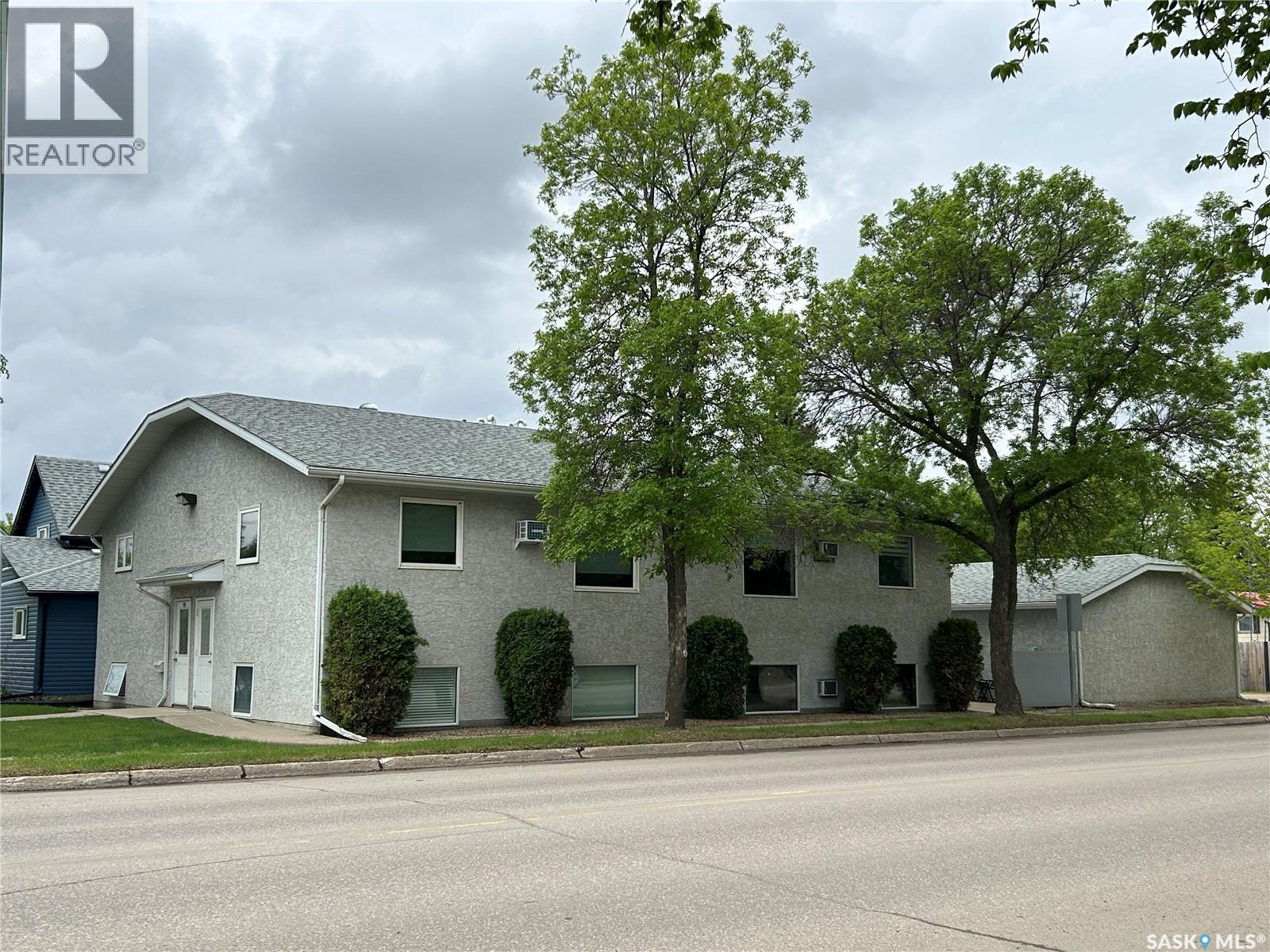 202 739 10th STREET - photo 2