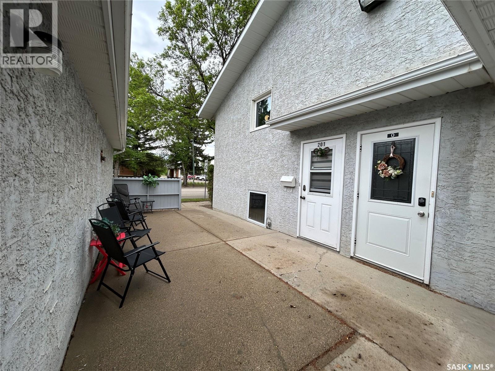 202 739 10th STREET - photo 3
