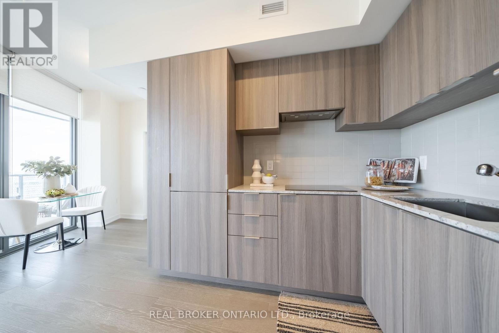 #5611 11 WELLESLEY STREET W - 10