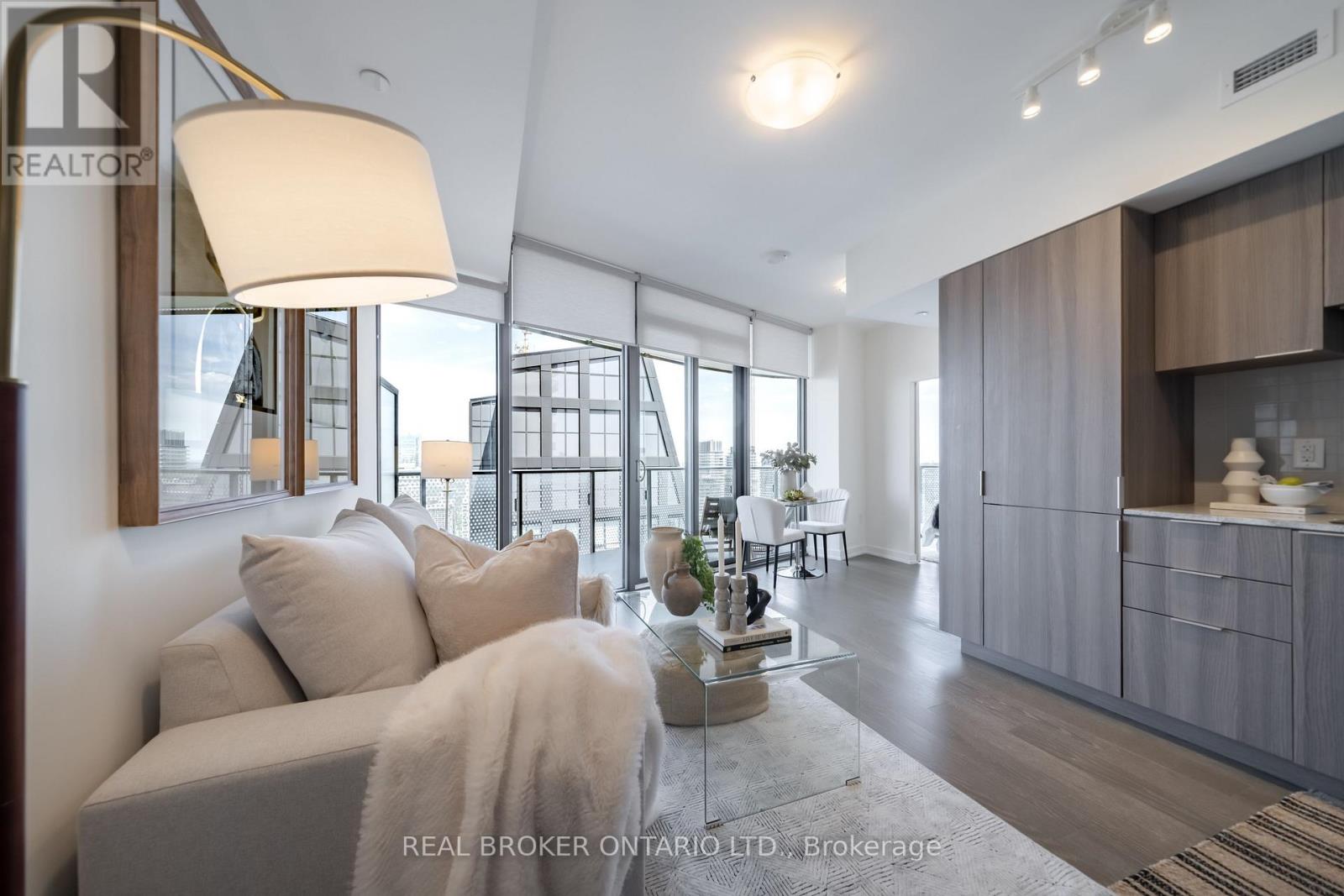 #5611 11 WELLESLEY STREET W - 6