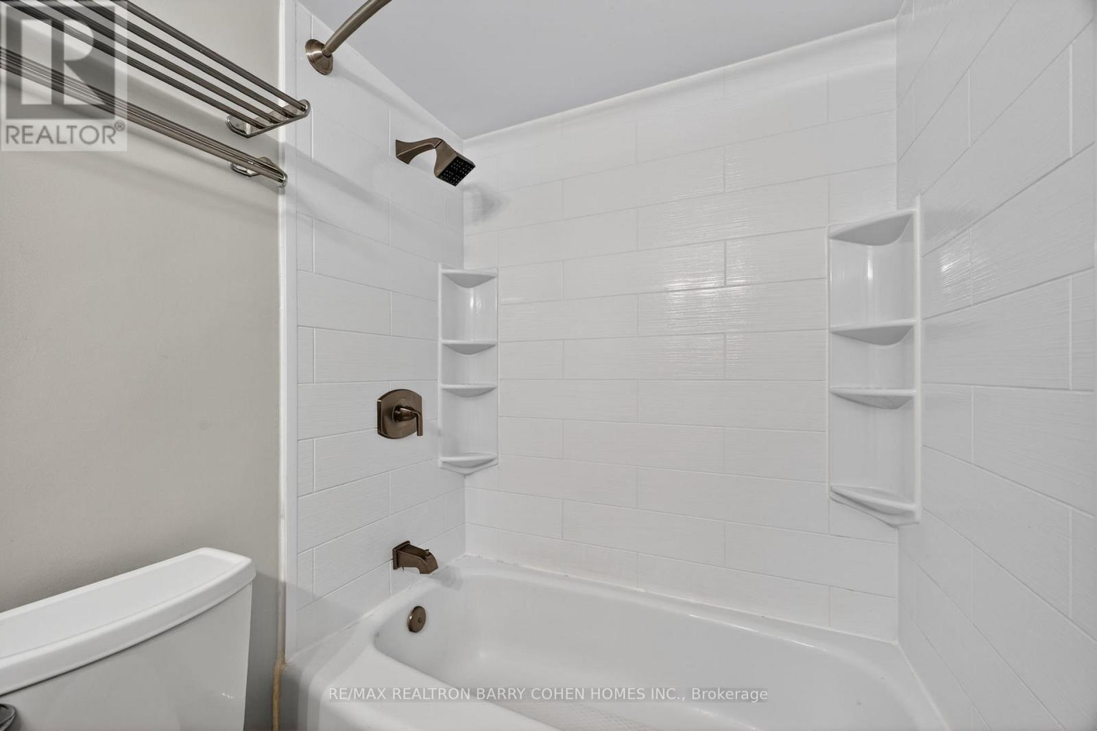 #304 150 NEPTUNE DRIVE - 17