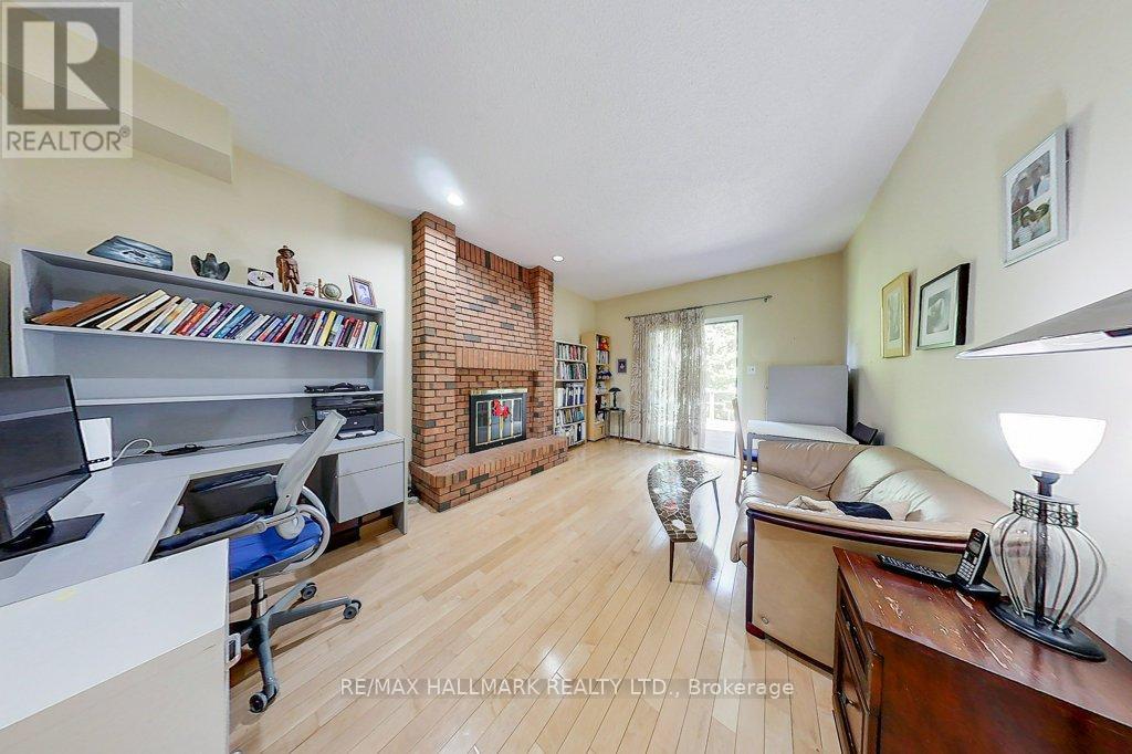 13 BALLYCONNOR COURT - 18