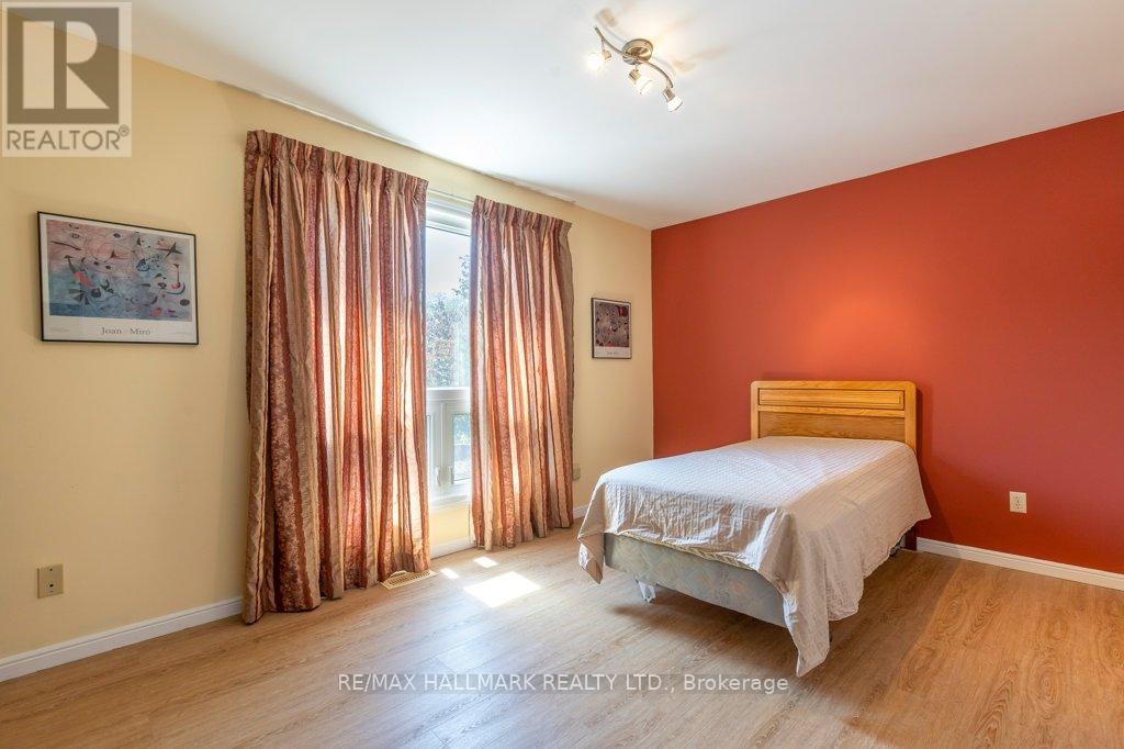 13 BALLYCONNOR COURT - 31