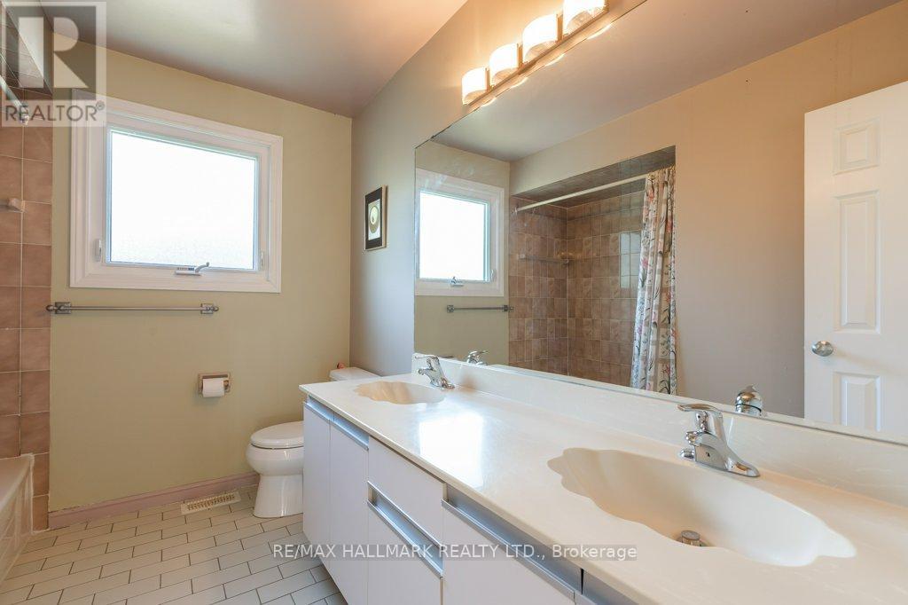 13 BALLYCONNOR COURT - 33