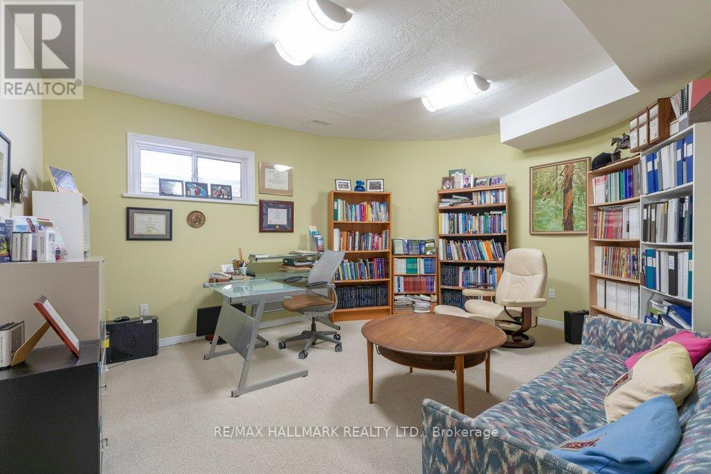 13 BALLYCONNOR COURT - 35