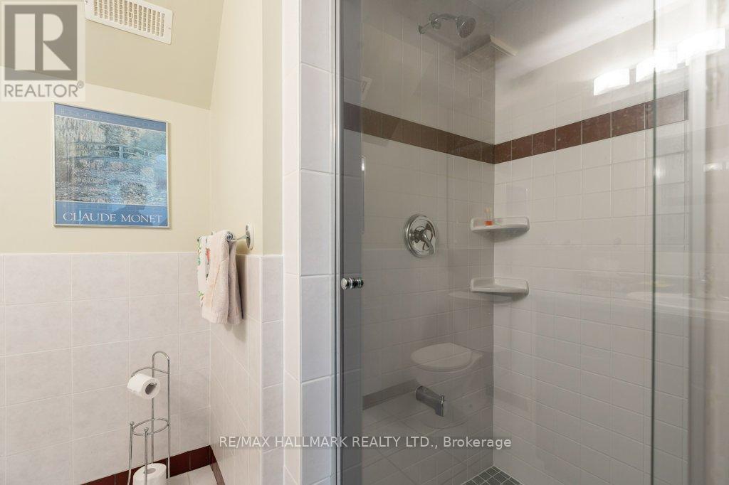 13 BALLYCONNOR COURT - 37