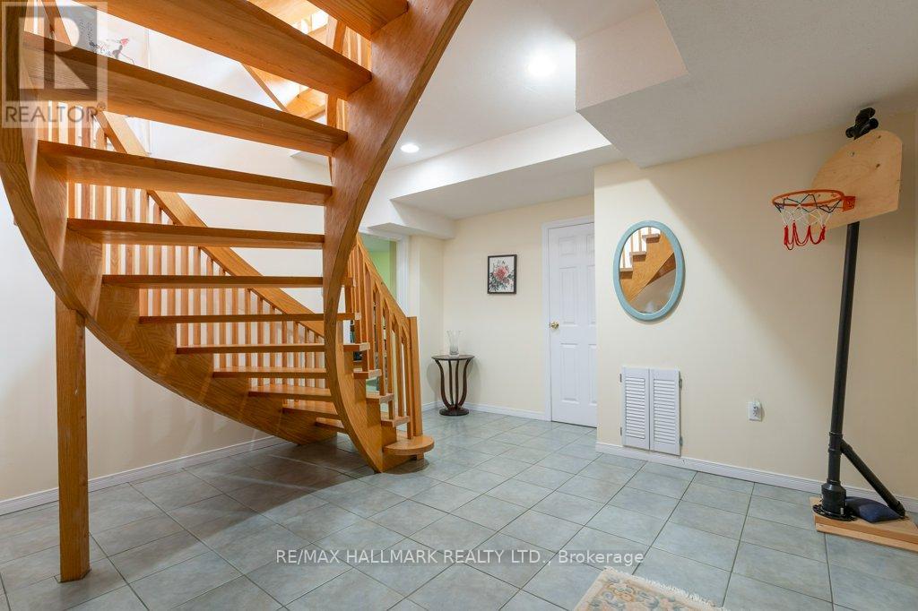 13 BALLYCONNOR COURT - 38