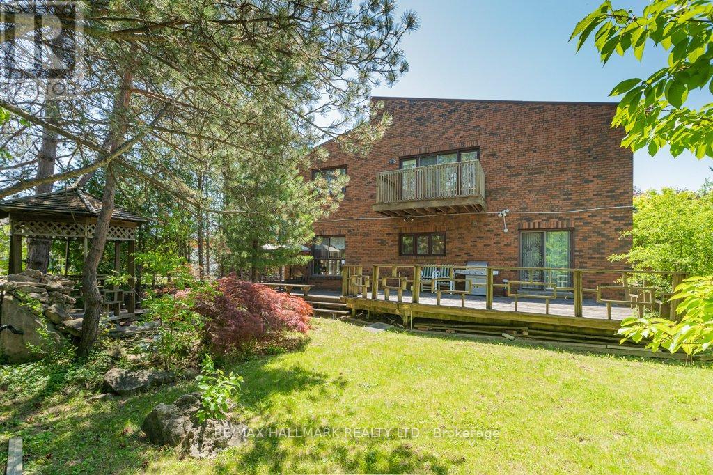 13 BALLYCONNOR COURT - 48