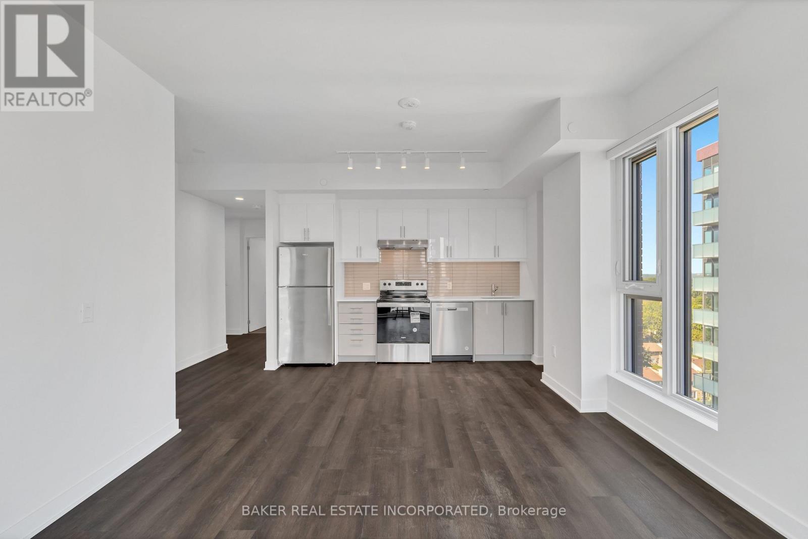 Listing photo of 1407 - 3030 PHARMACY AVENUE