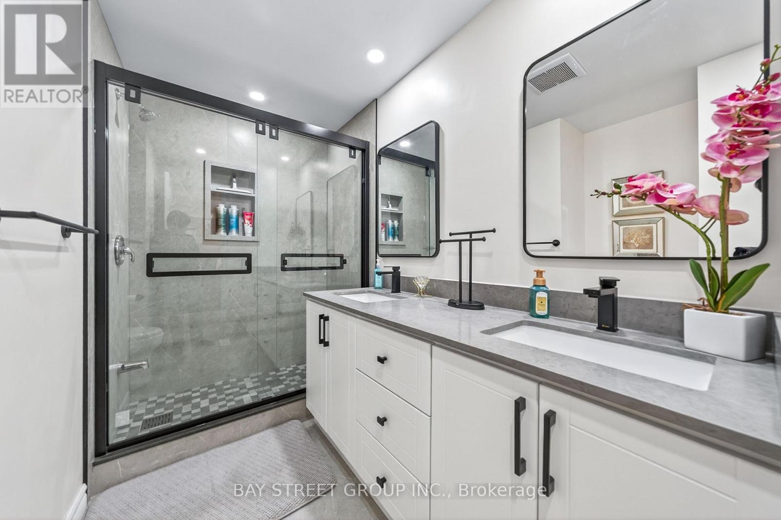 145 SANDYHOOK SQUARE - 14