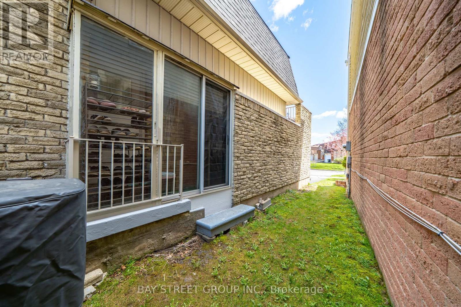 145 SANDYHOOK SQUARE - 44