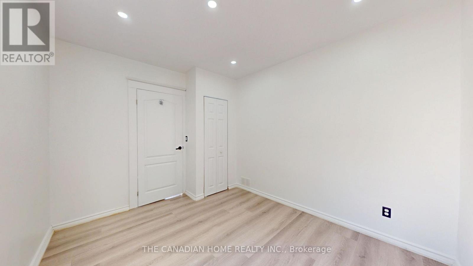 538 WILSON ROAD S - 23