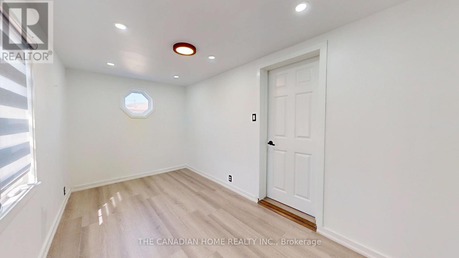 538 WILSON ROAD S - 27