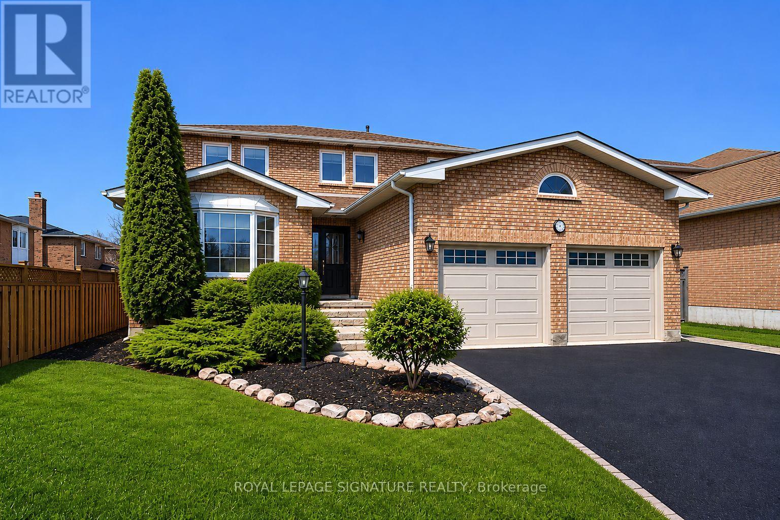 43 FALSTAFF CRESCENT - 1