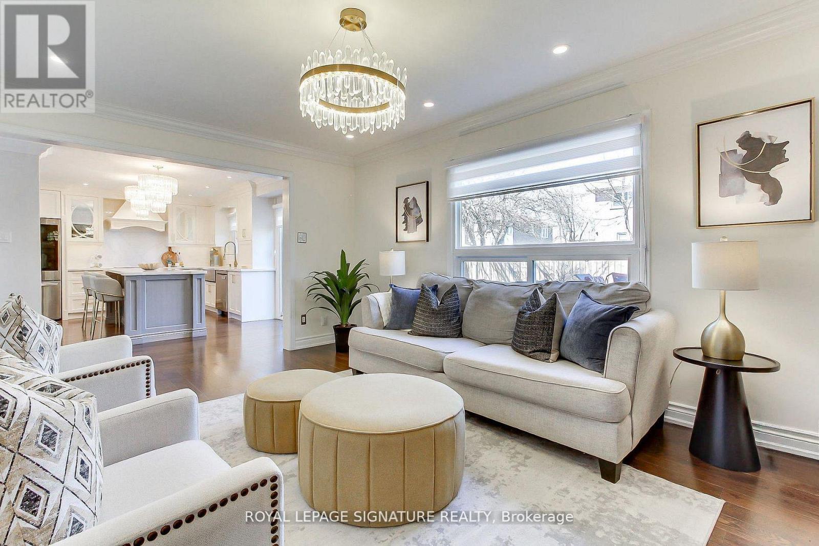 43 FALSTAFF CRESCENT - 19