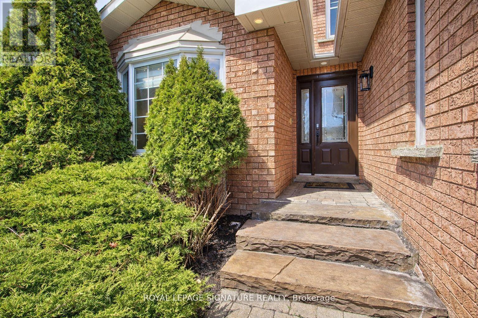 43 FALSTAFF CRESCENT - 3