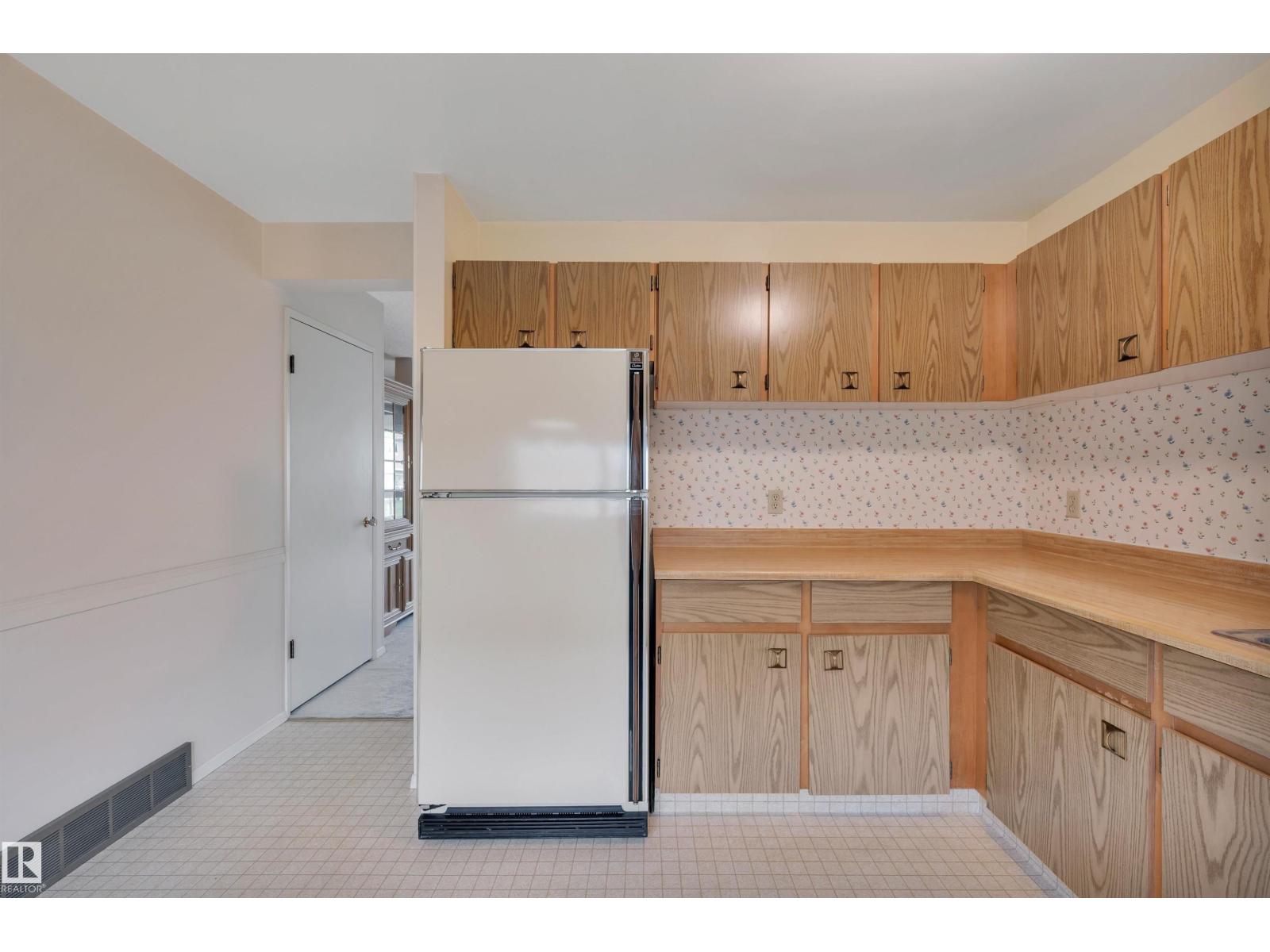 #31 2131 OAK ST — photo 12
