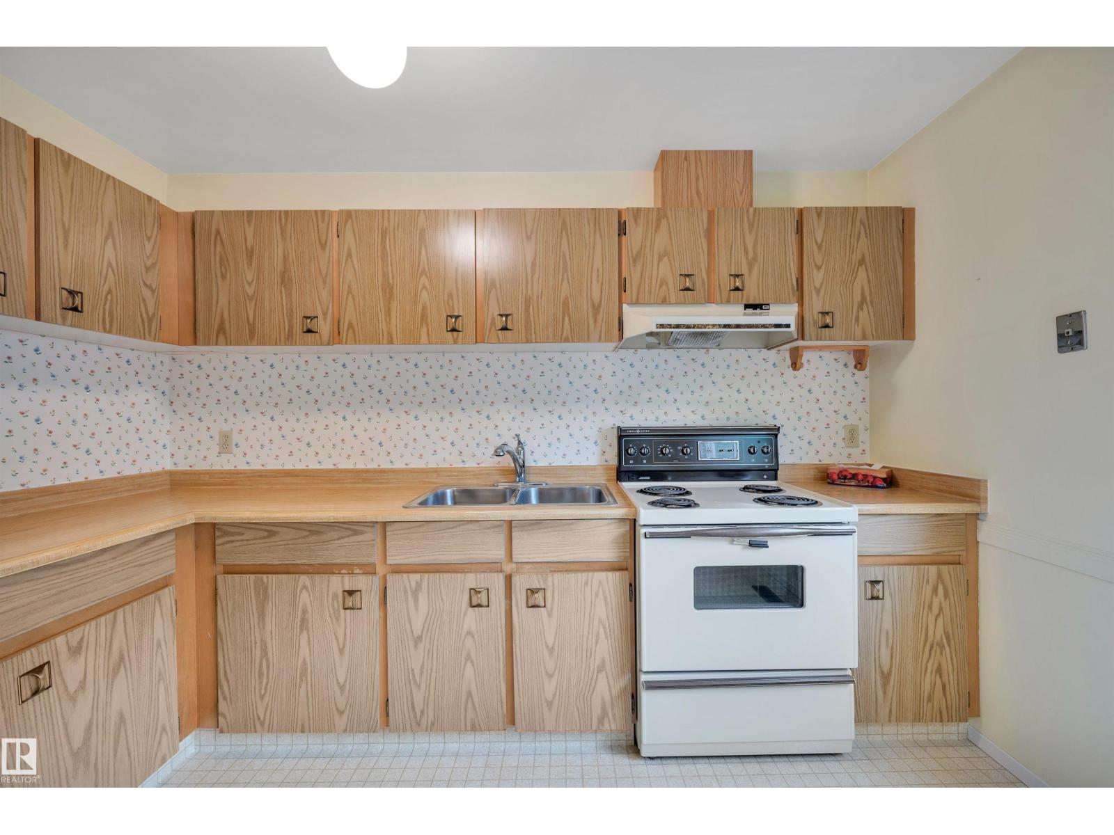 #31 2131 OAK ST — photo 13
