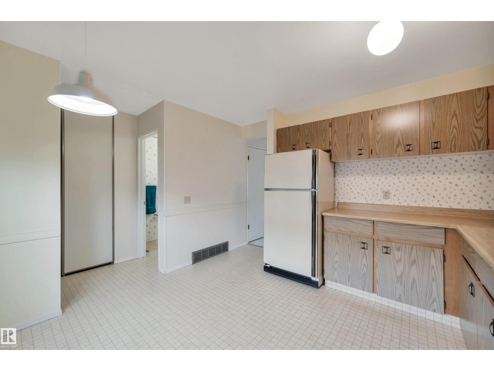 #31 2131 OAK ST — photo 15