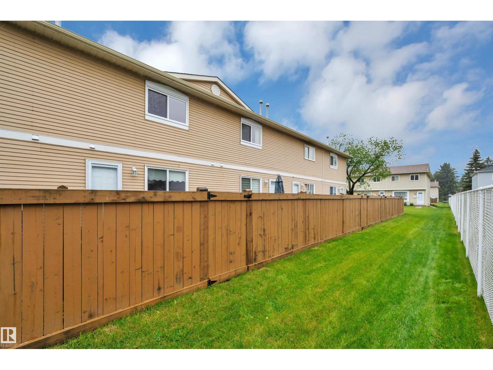 #31 2131 OAK ST — photo 36