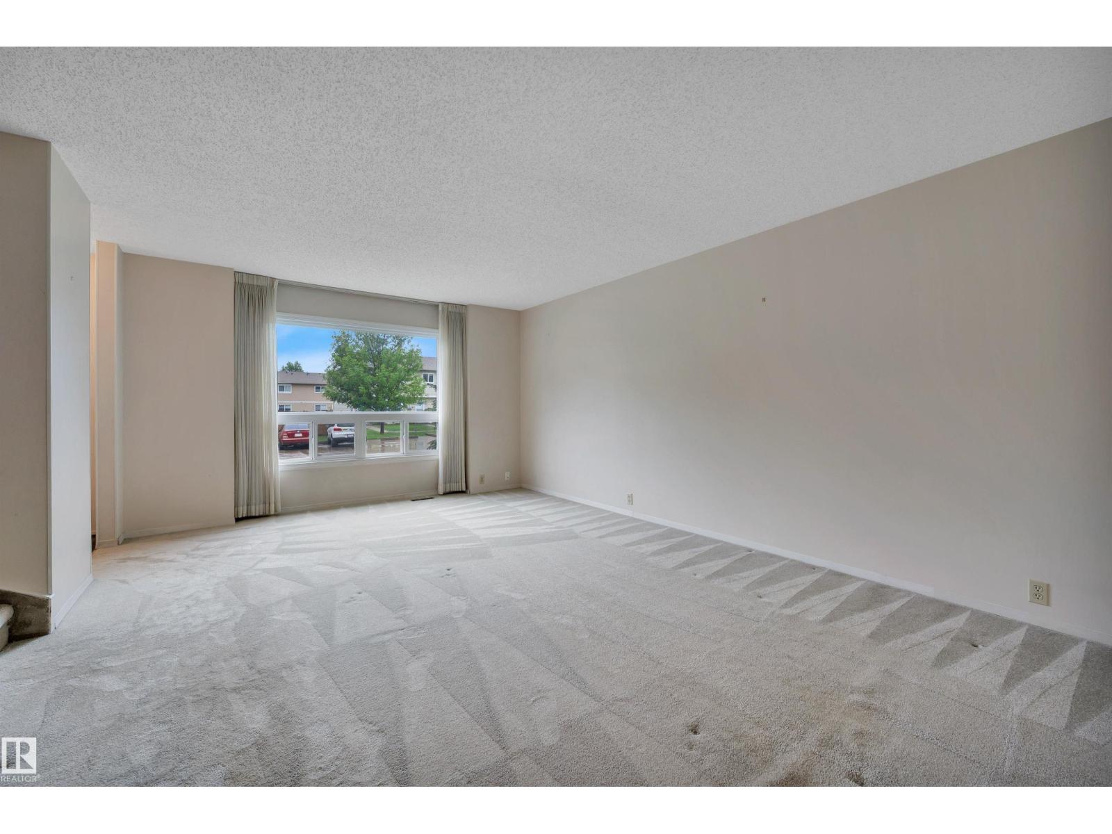 #31 2131 OAK ST — photo 7