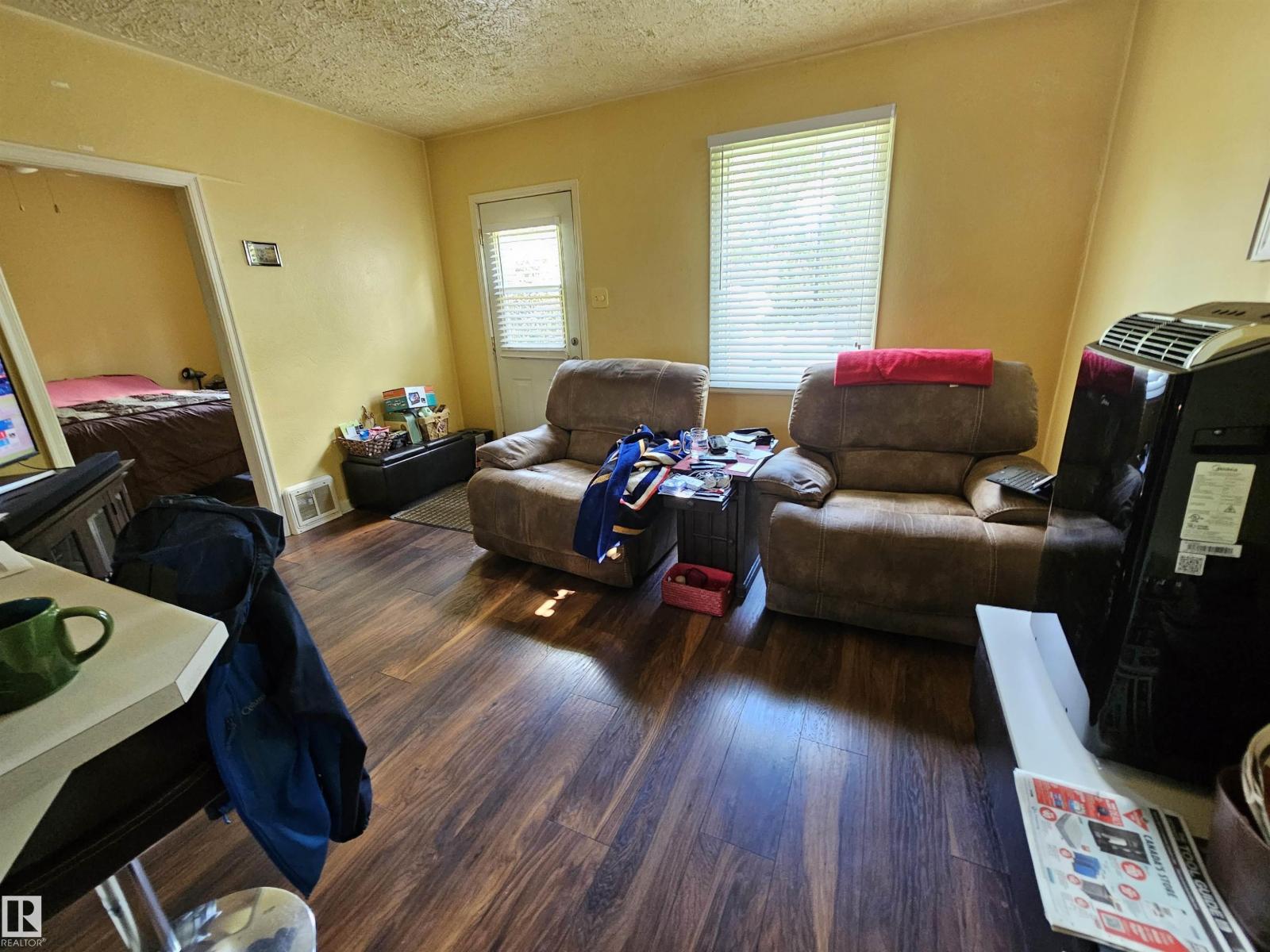 10438 147 ST NW - 2
