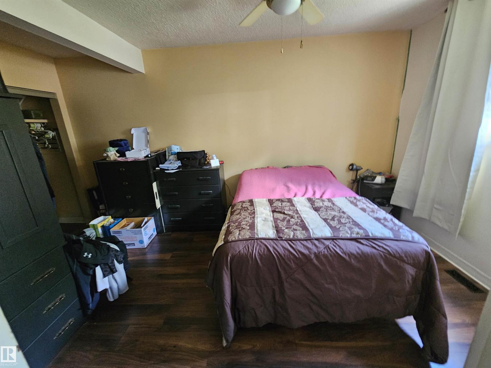 10438 147 ST NW - 6