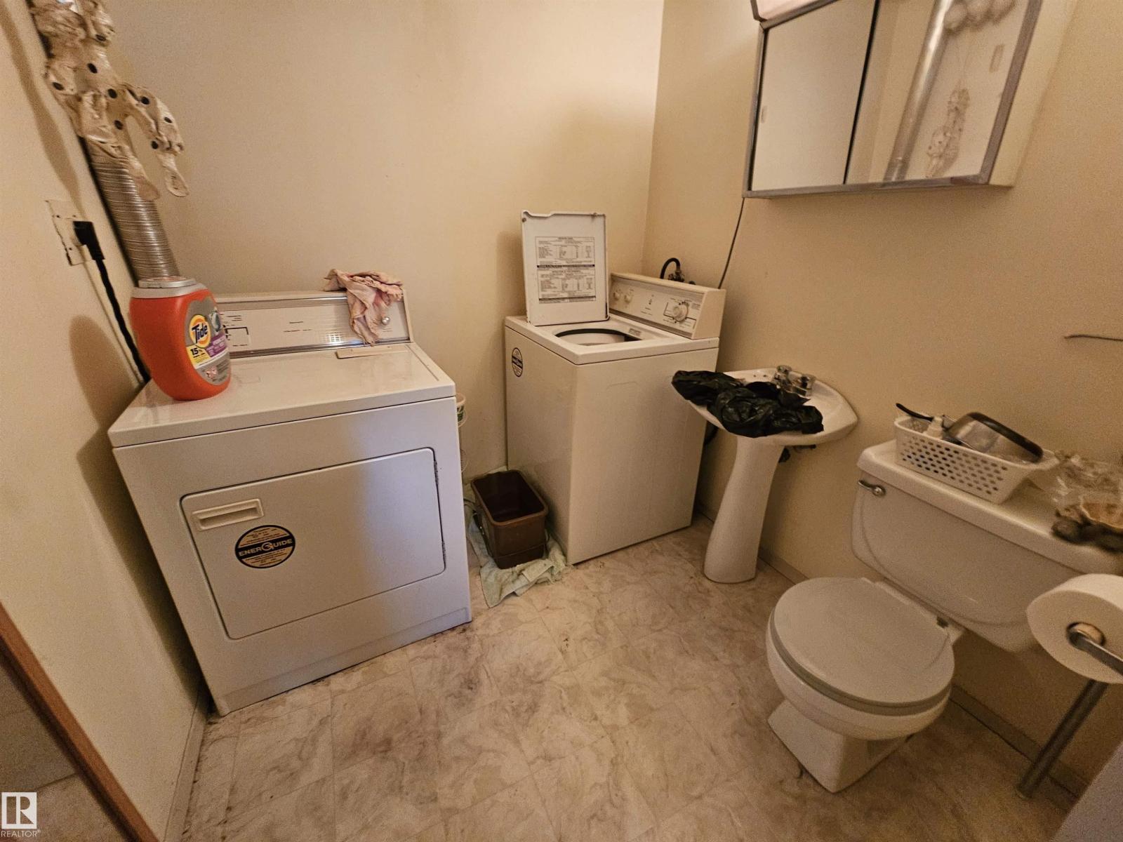 10438 147 ST NW - 9