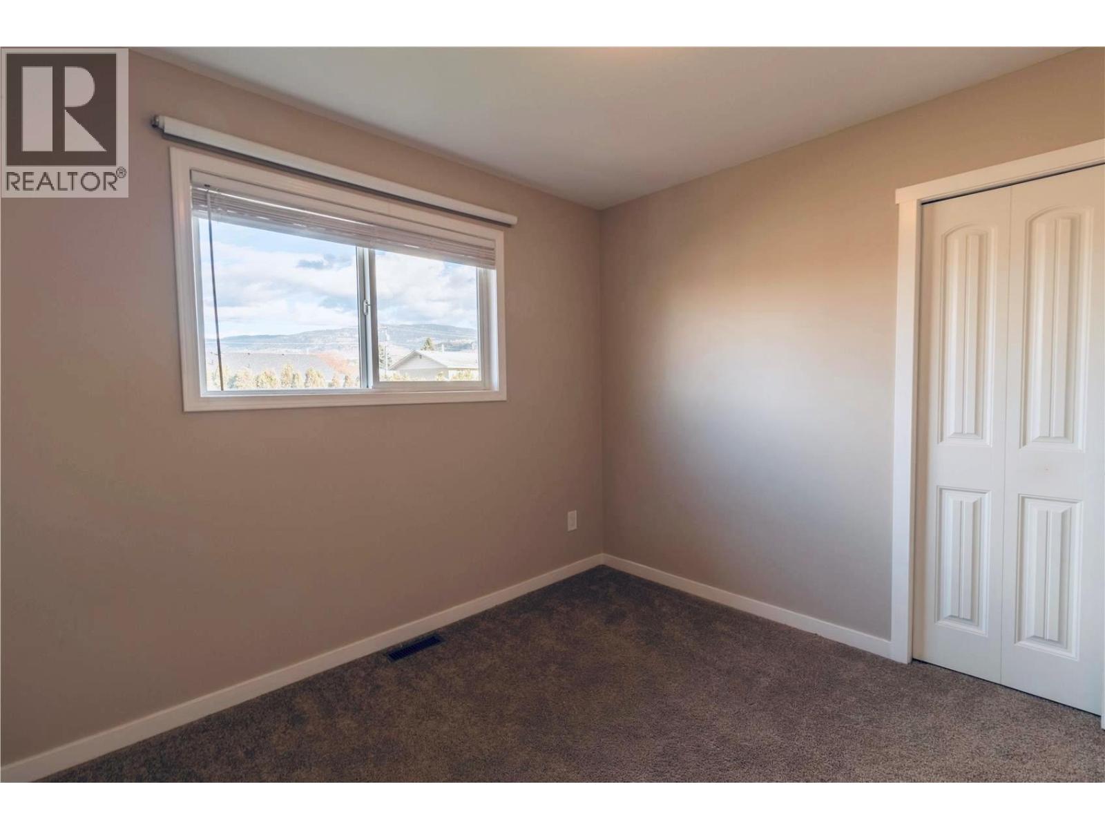 880 Tamarack Drive - 17
