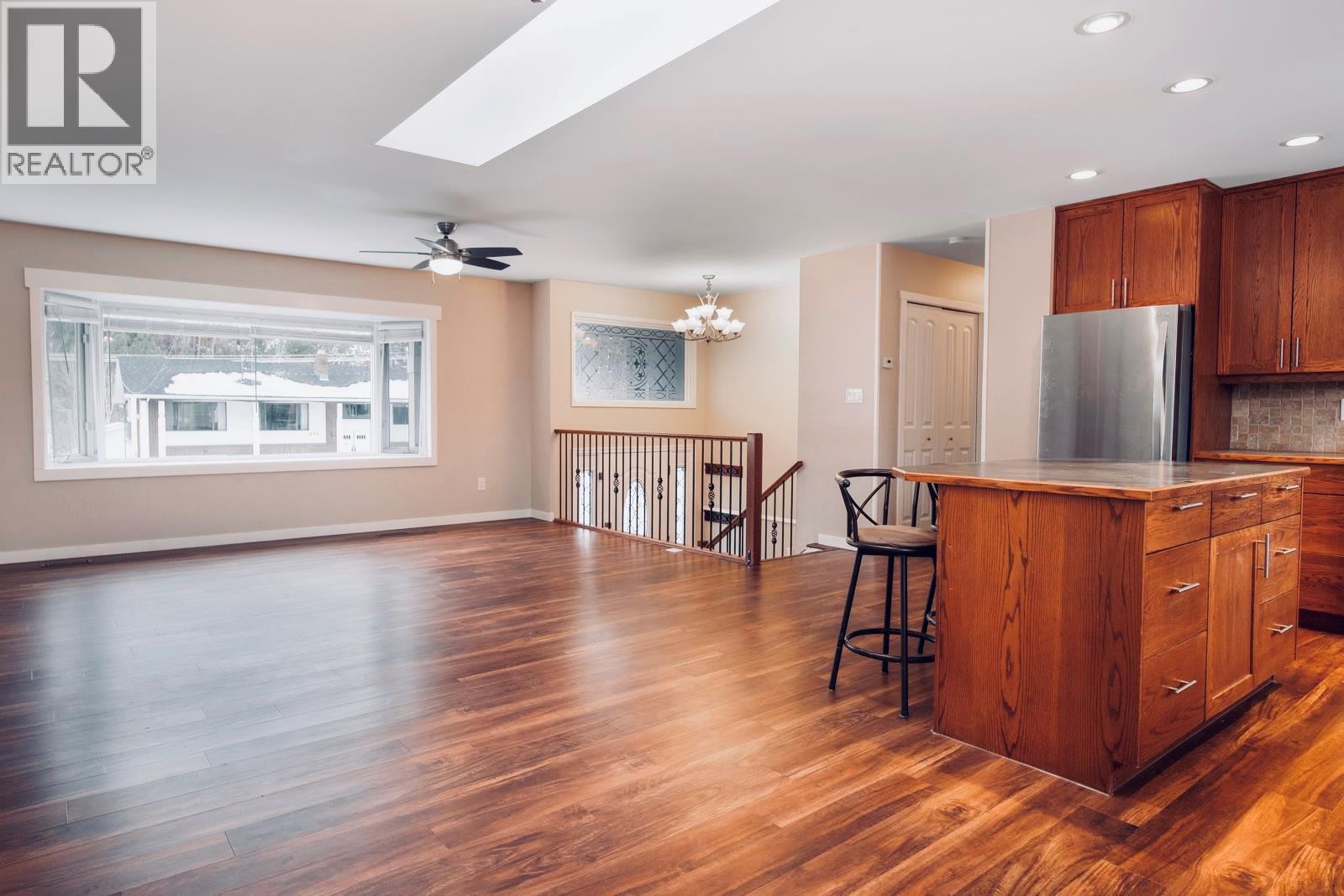 880 Tamarack Drive - 12